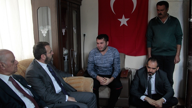 AK Parti Genel Başkanı Yardımcısı Ünal'dan Afrin gazisine ziyaret
